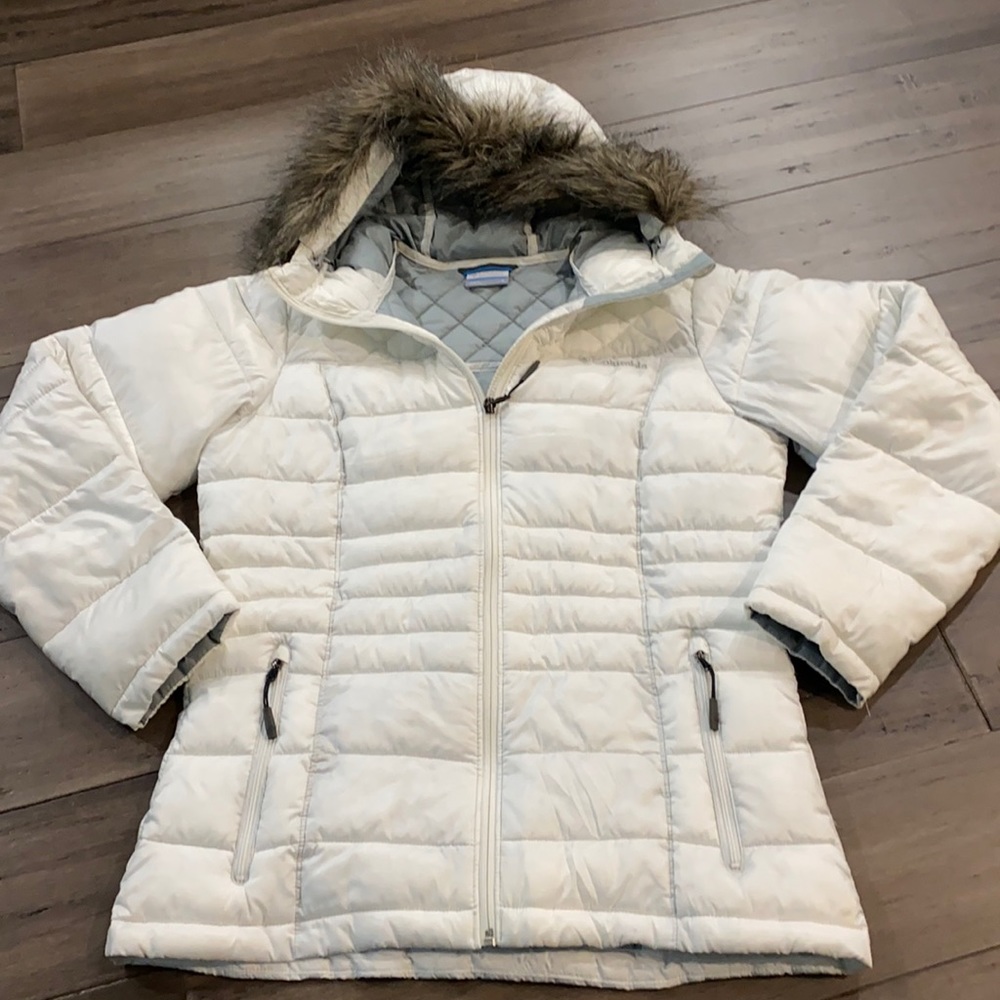 Columbia puffer coat white